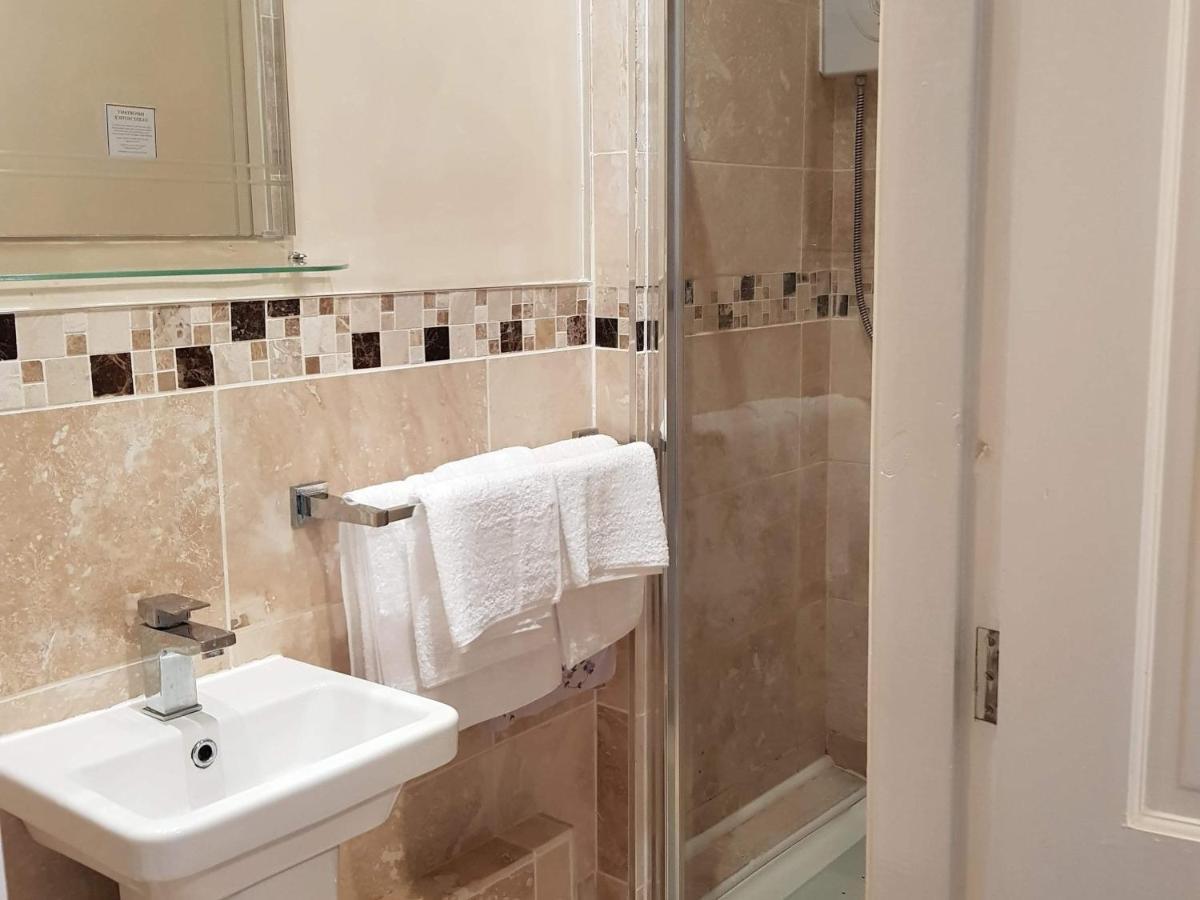 The Pavilion Guest House Милом Экстерьер фото